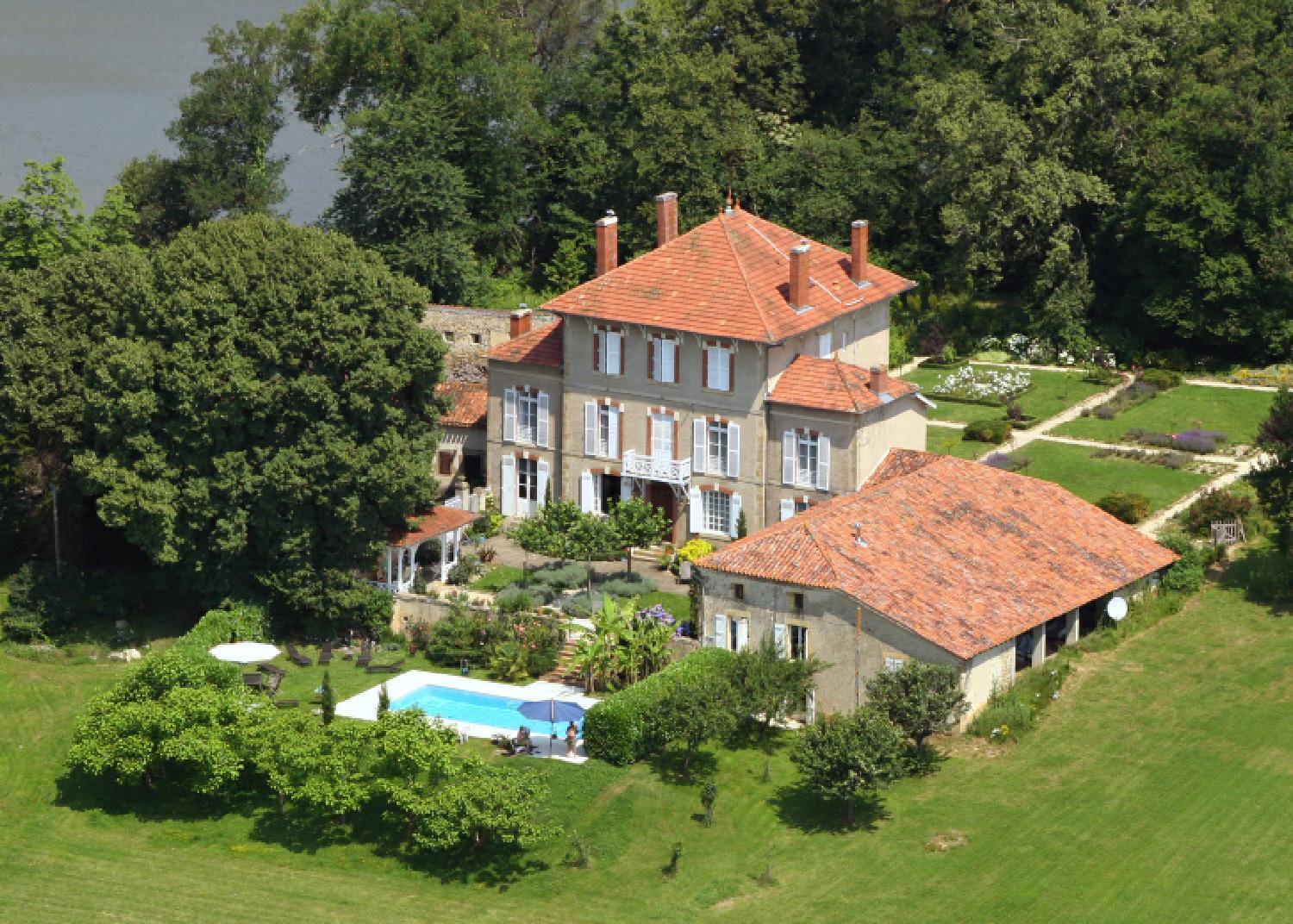 Bed and Breakfast Chateau De Lahitte à Vergoignan Extérieur photo